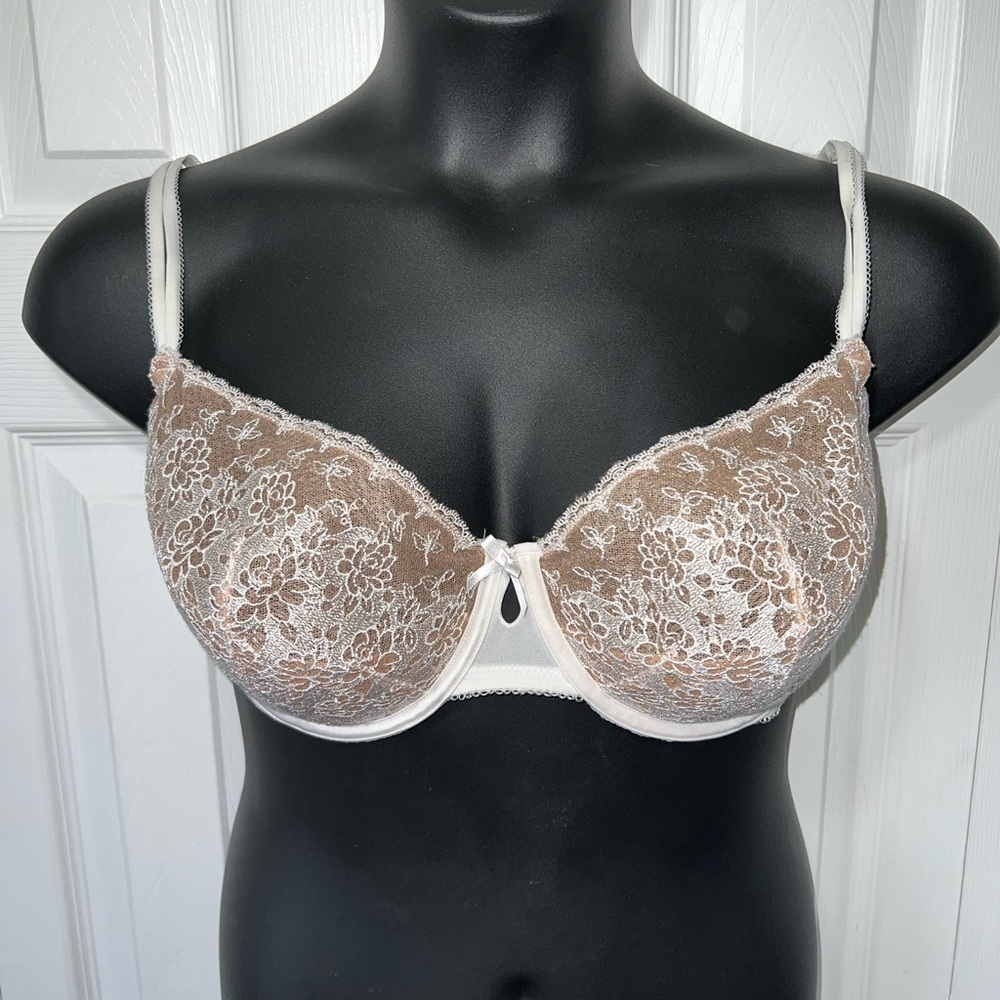 Victoria’s Secret balconette bra white/nude lace Sz 38DD